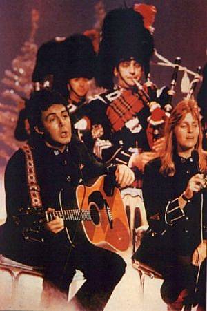 Paul and Pipes performing Mull of Kintyre